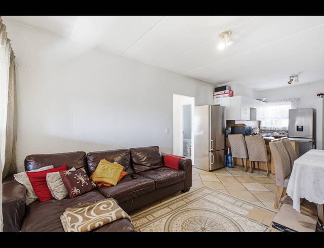 2 BEDROOM APARTMENT FOR SALE IN PAULSHOF